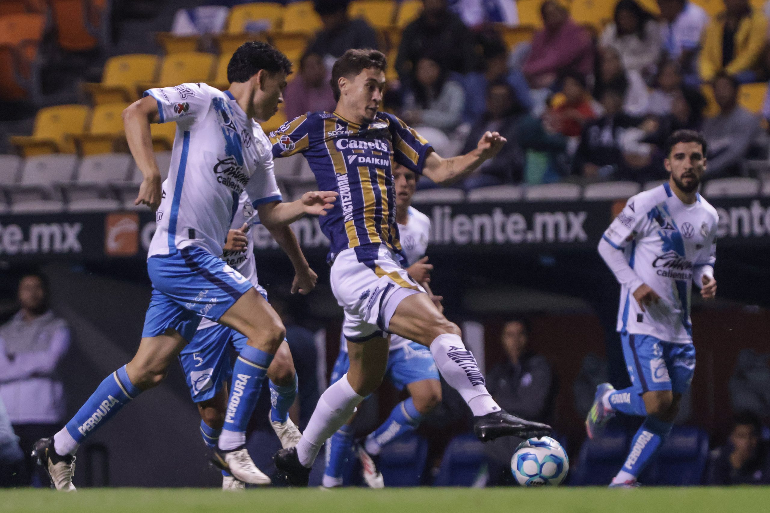 Puebla cae con San Luis y se queda sin técnico tras la salida de Guede ...