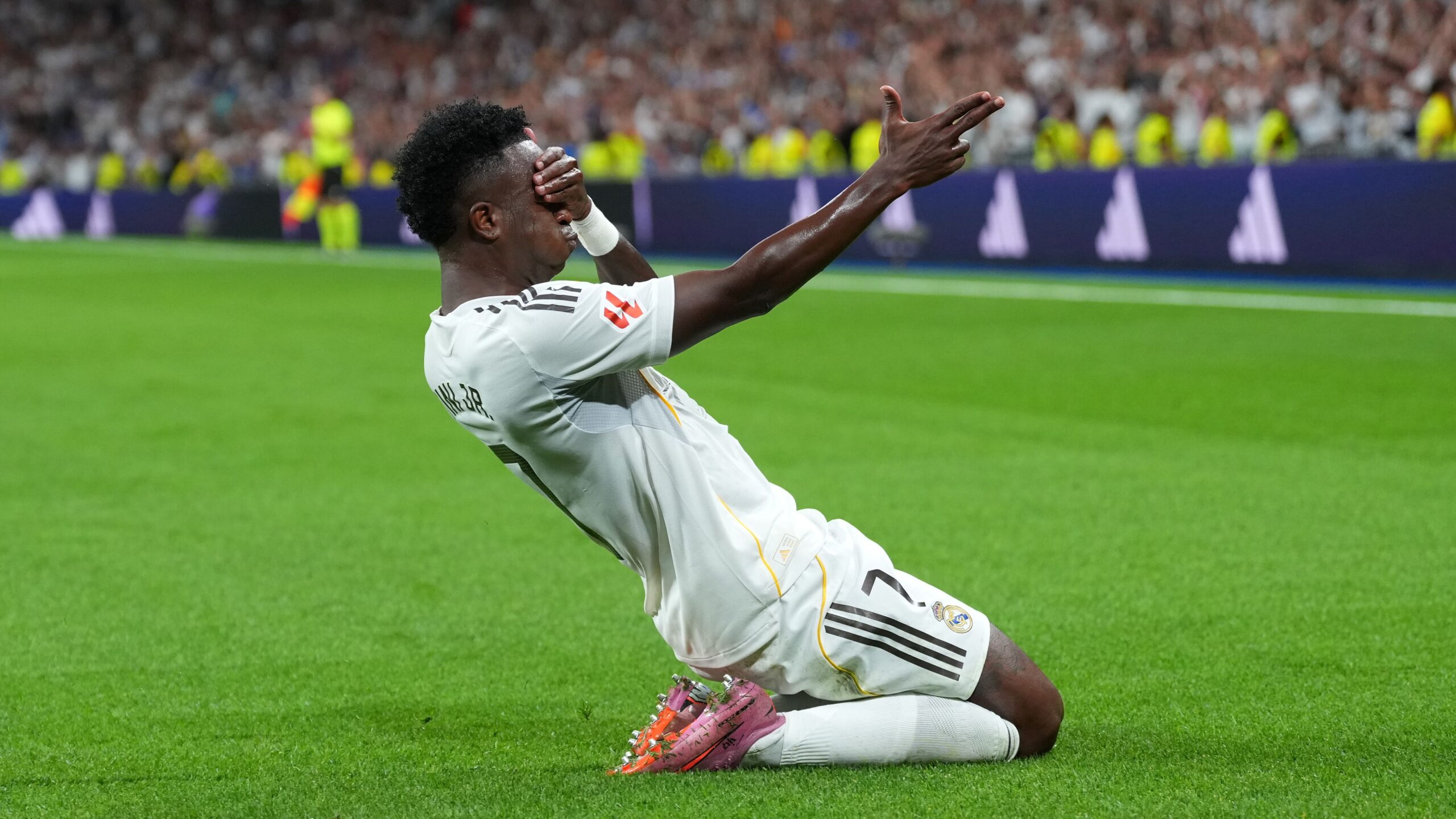 Real Madrid derrota al Mallorca y mantiene el paso perfecto en La Liga ...